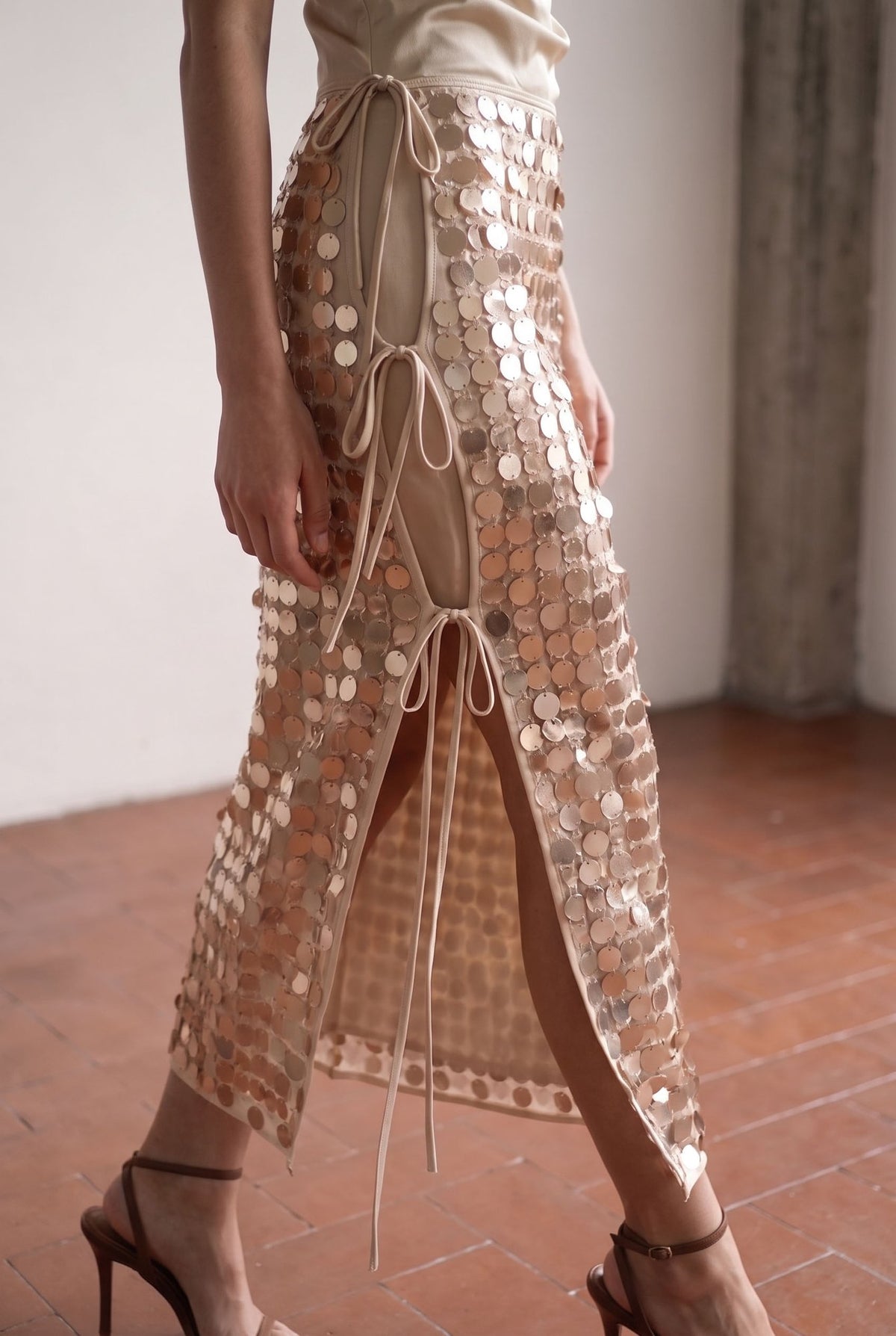 CHAMPAGNE MODEL4