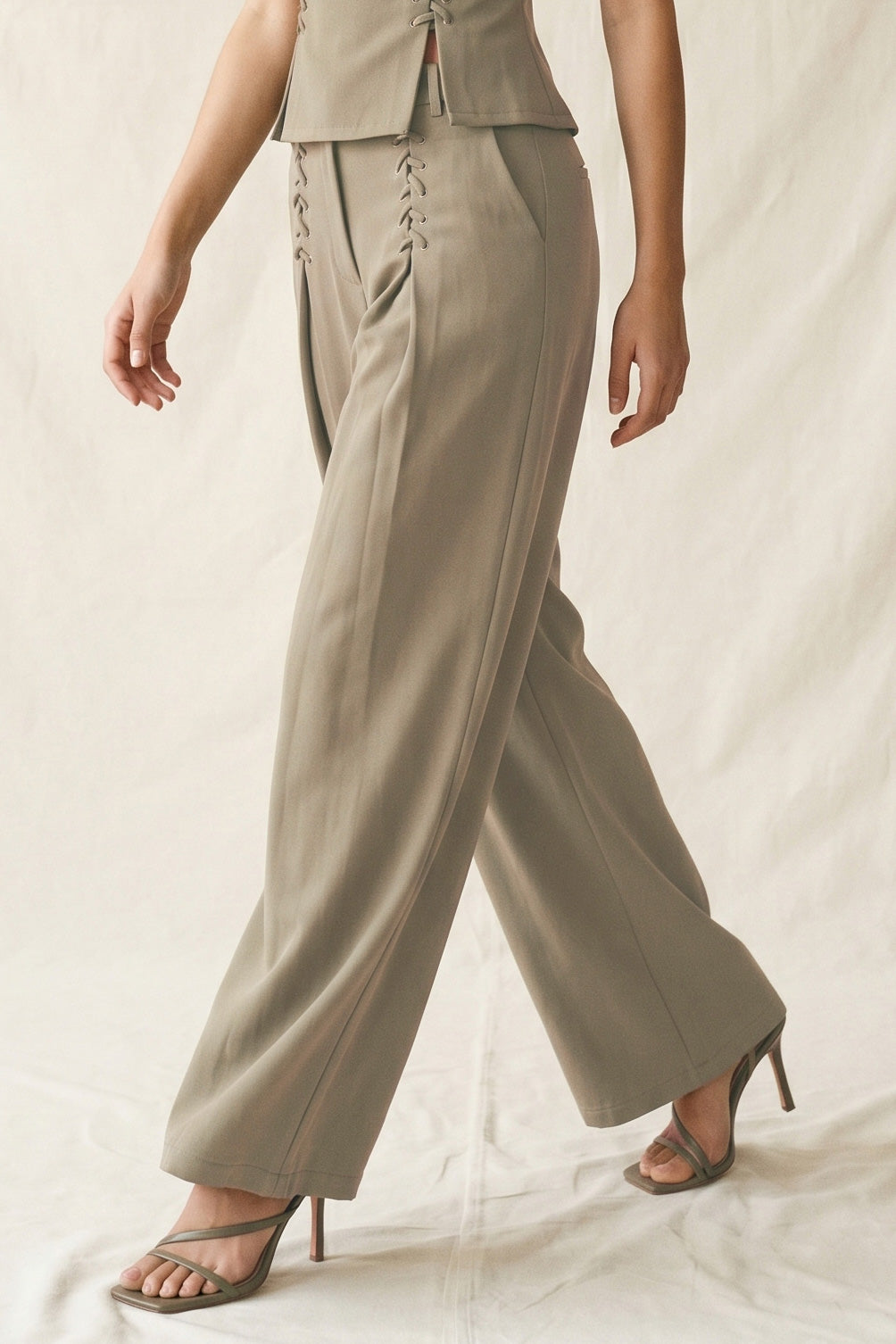 TAUPE MODEL2