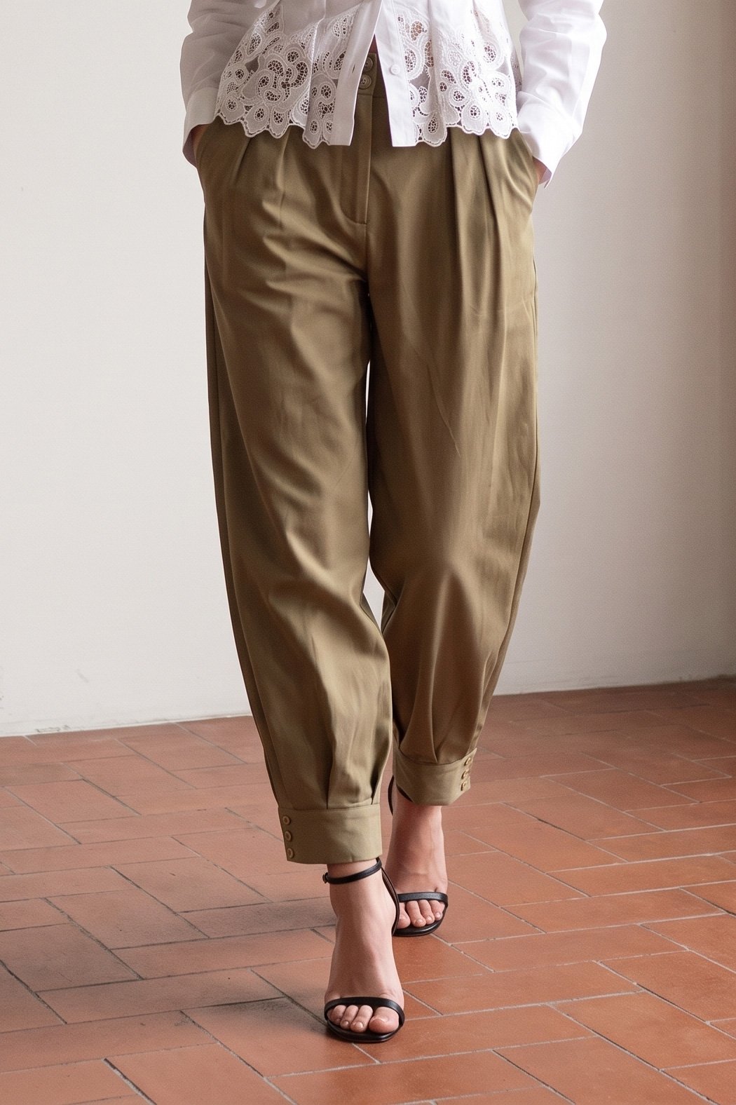 KHAKI MODEL1