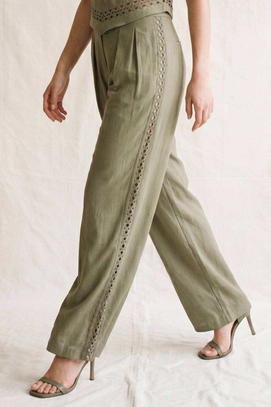 OLIVE MODEL2