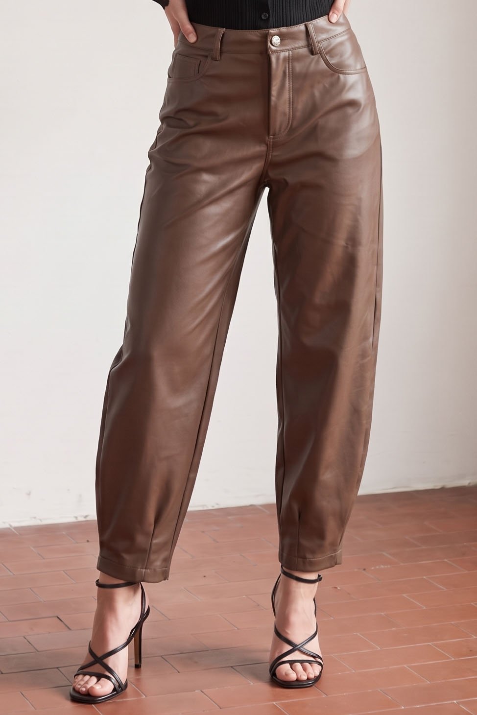 MOCHA BROWN MODEL1