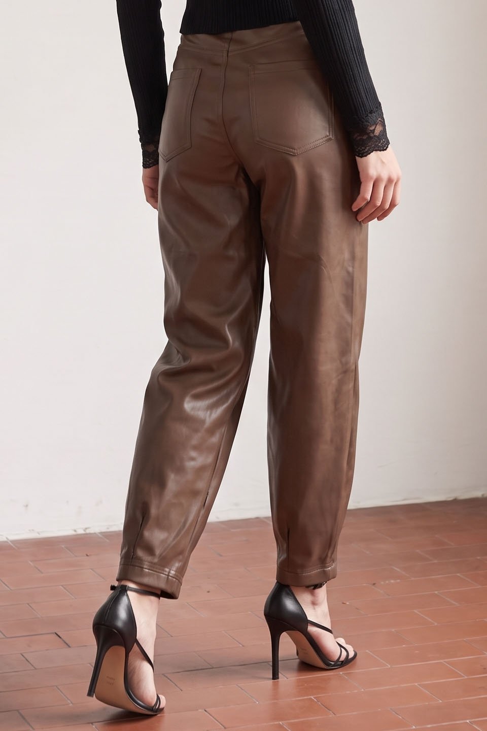 MOCHA BROWN MODEL3
