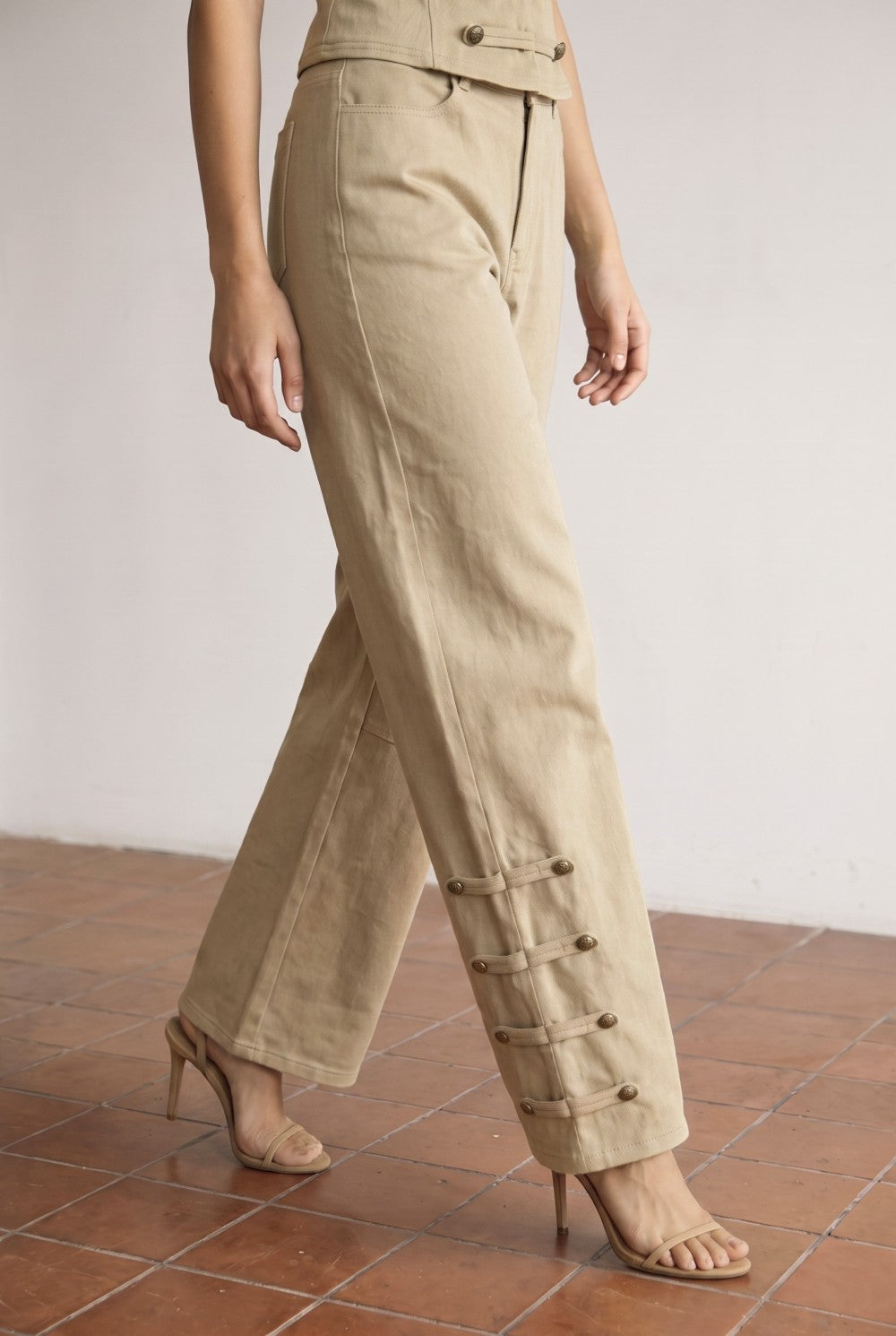 BEIGE MODEL2