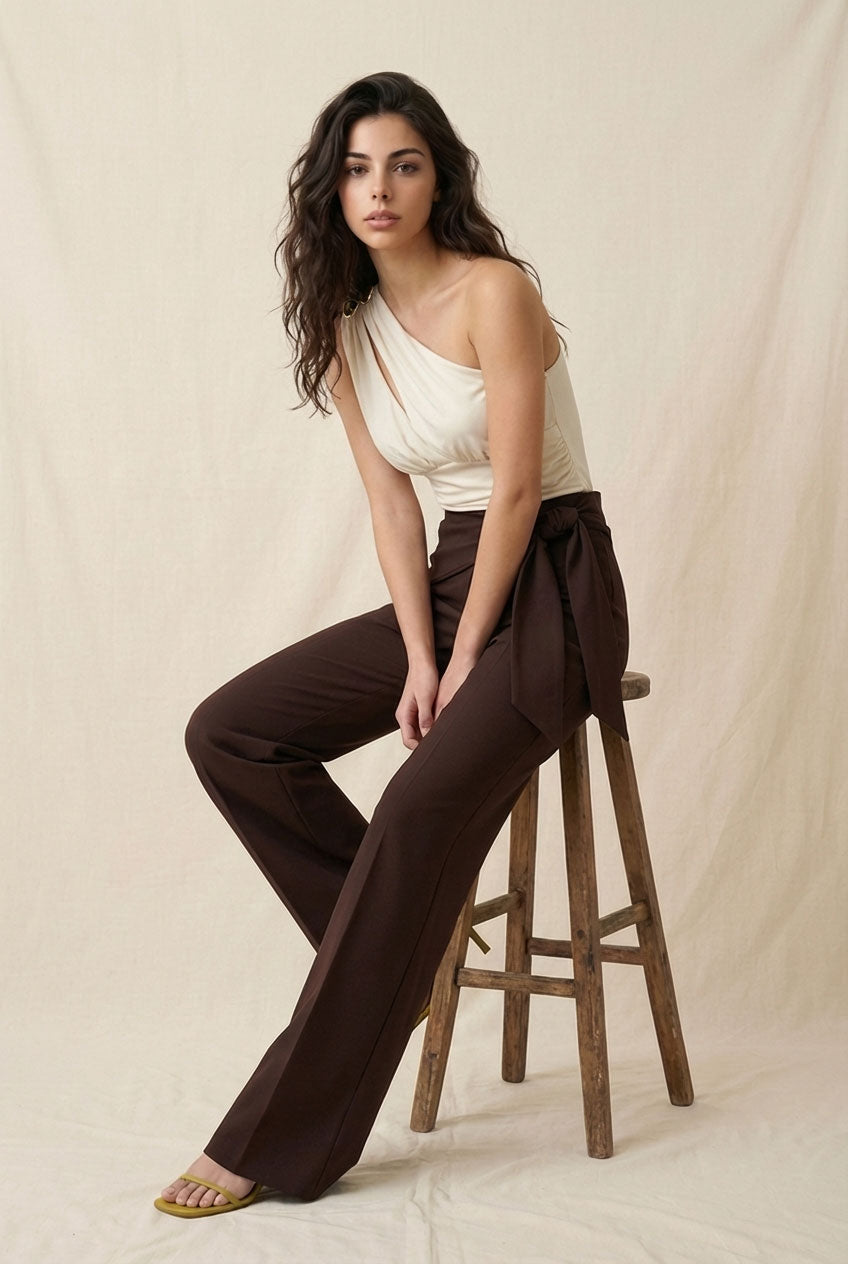 ONE SHOULDER WITH TRIM DETAIL KNIT TOP