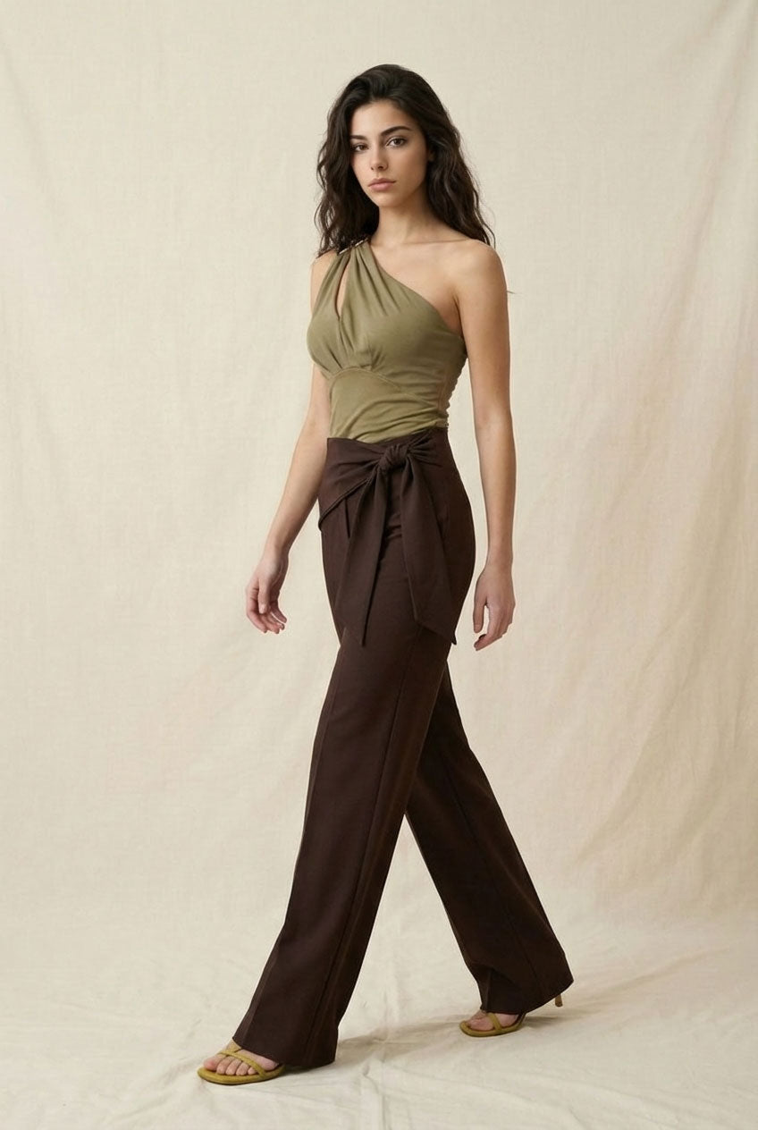 ONE SHOULDER WITH TRIM DETAIL KNIT TOP