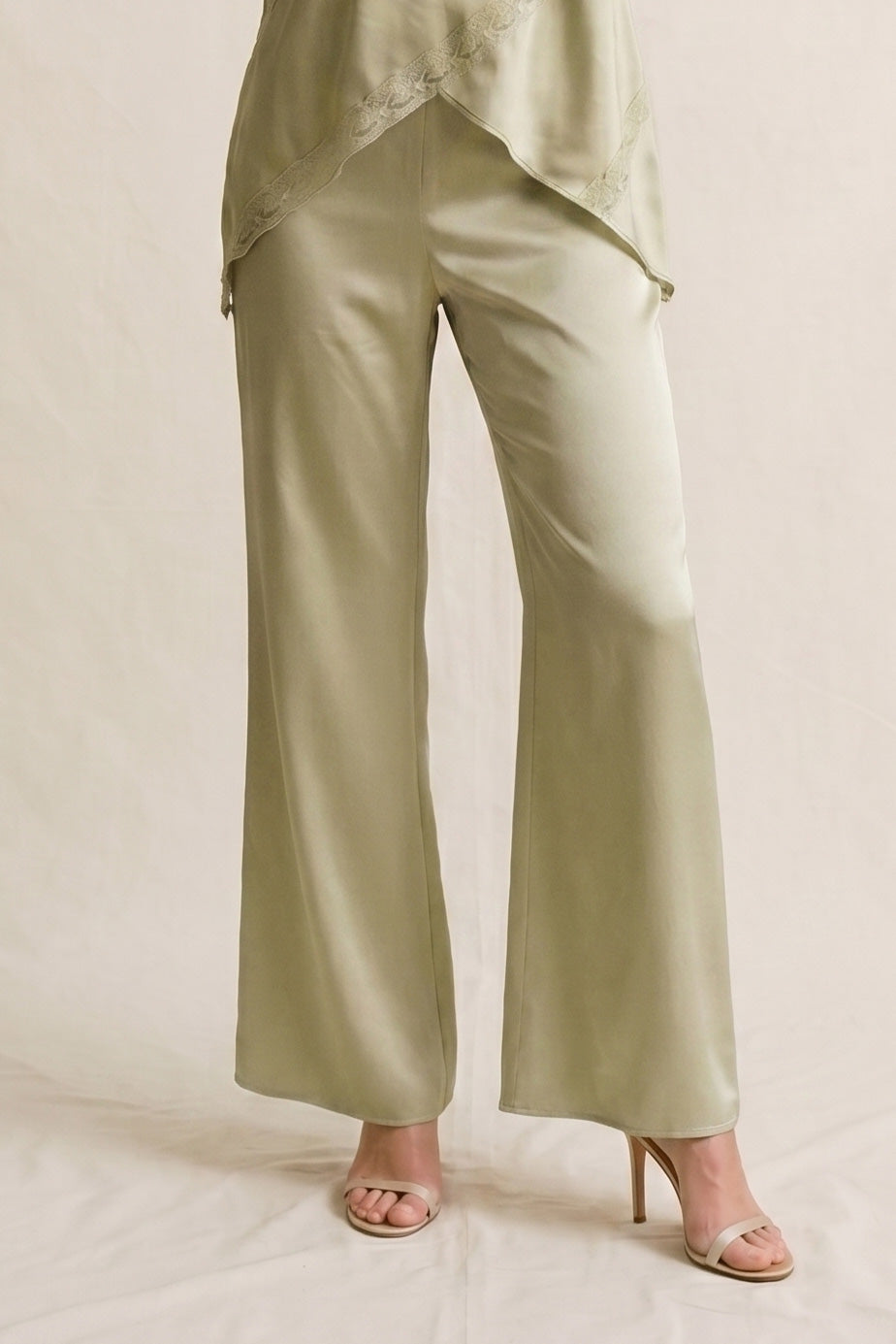 YP10279 LT OLIVE
