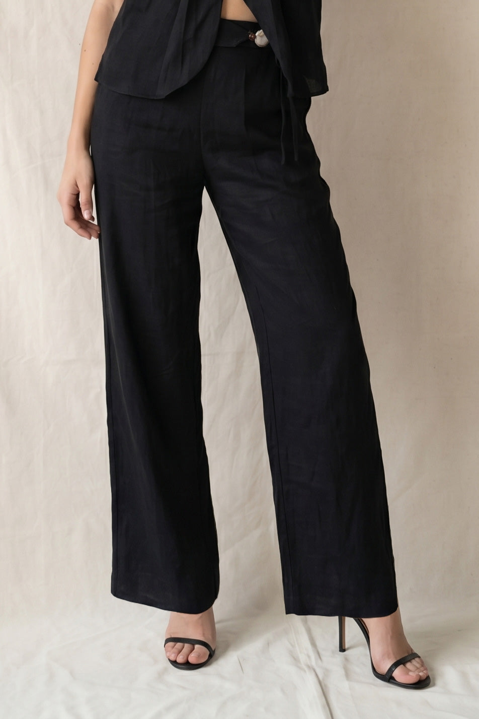 YP10689 BLK