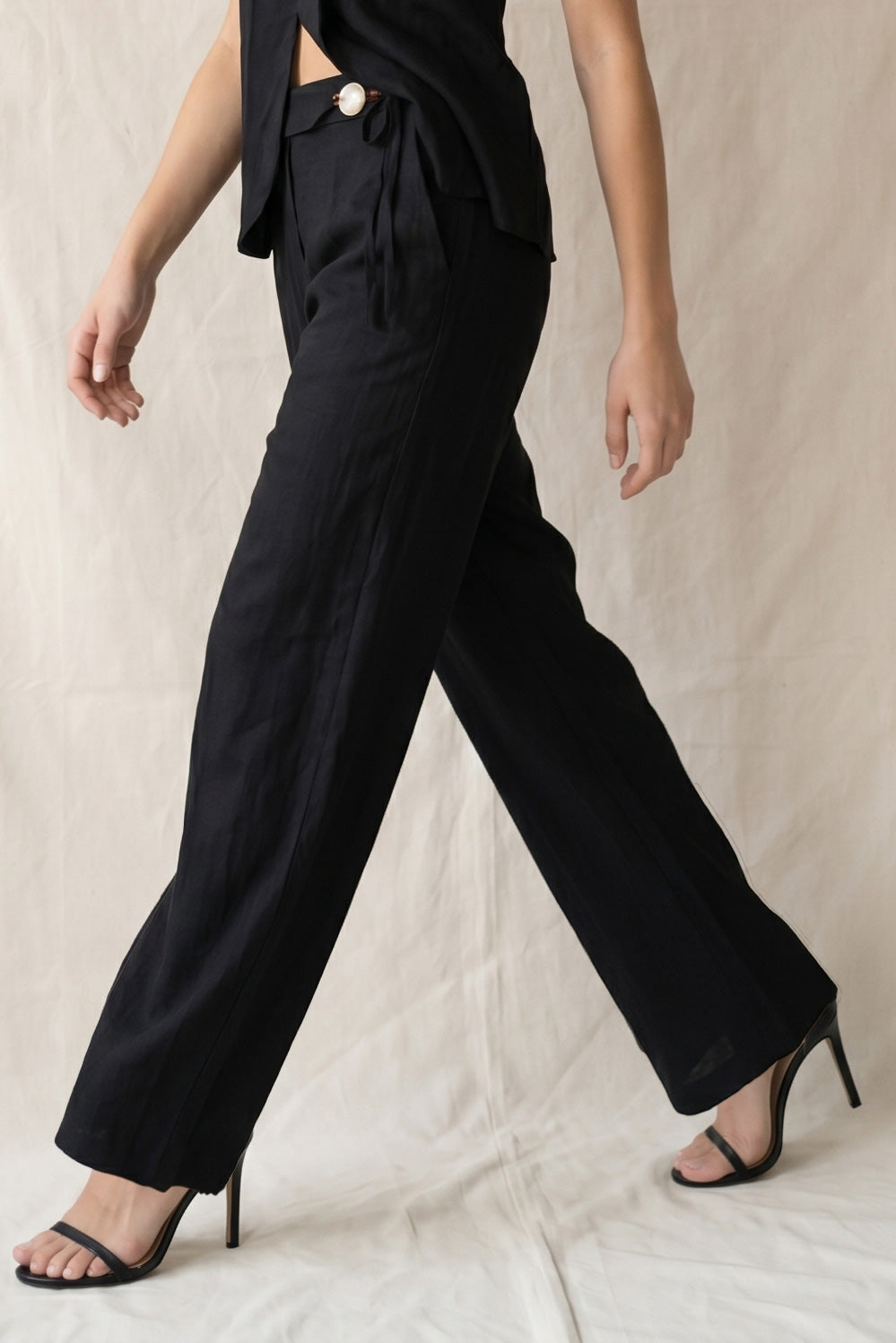 YP10689 BLK