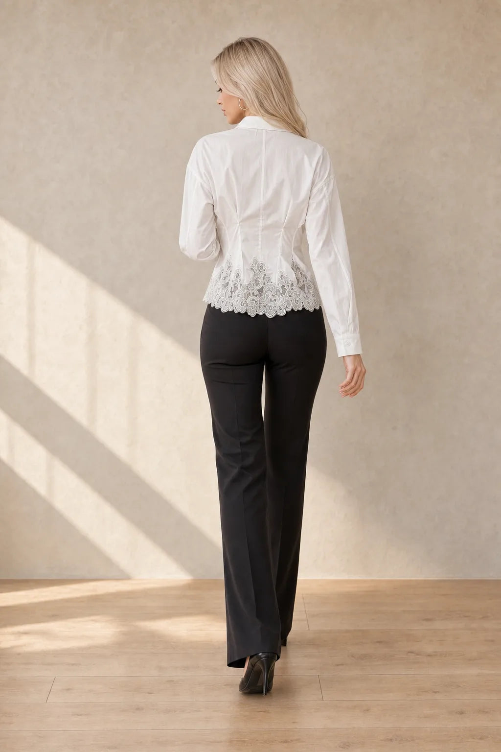 OFF WHT MODEL2